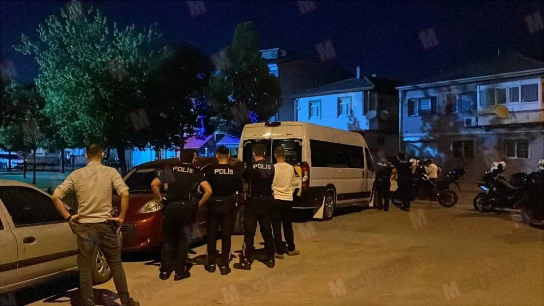 Polise çatıştı, bacağından vuruldu, girdiği iş yerinde özel harekata direniyor 3